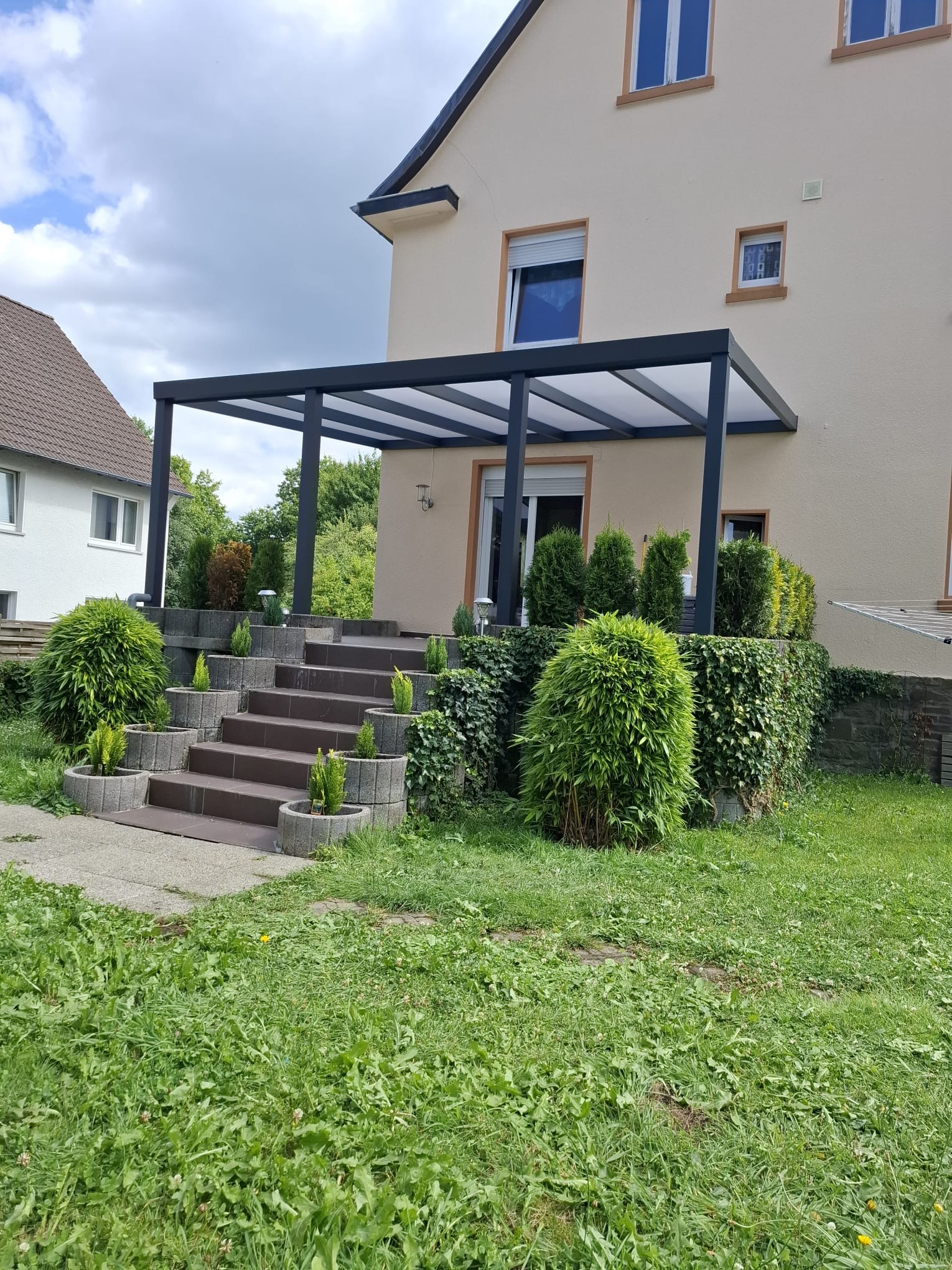 Lamellendächer – variable Beschattung für Ihre Terrasse